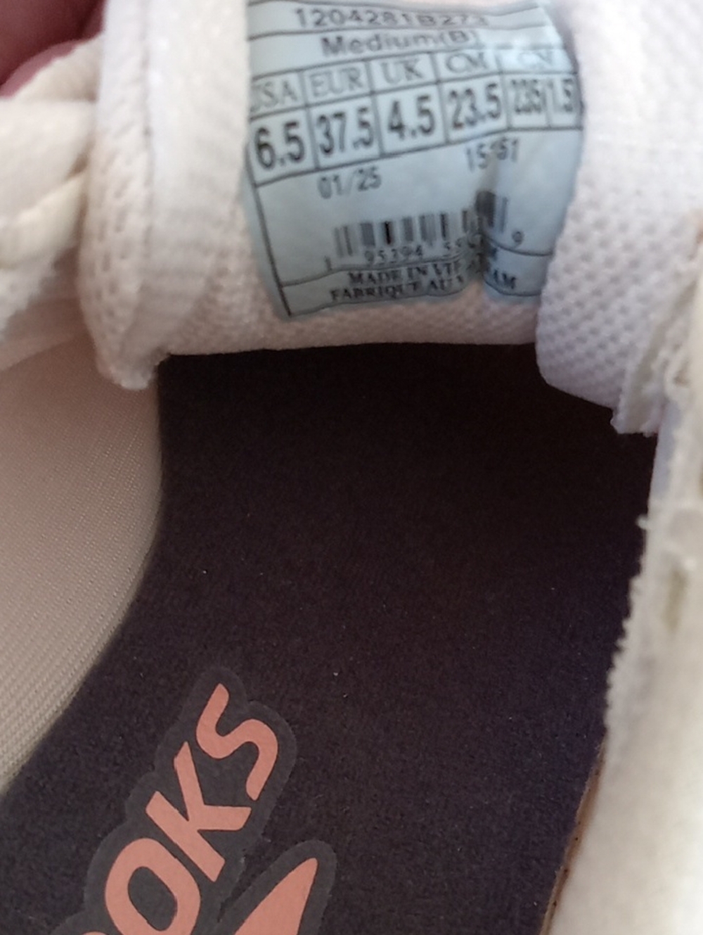 Brooks Women's Athletic Shoes - LIGHTLY USED - Picture 4 of 4